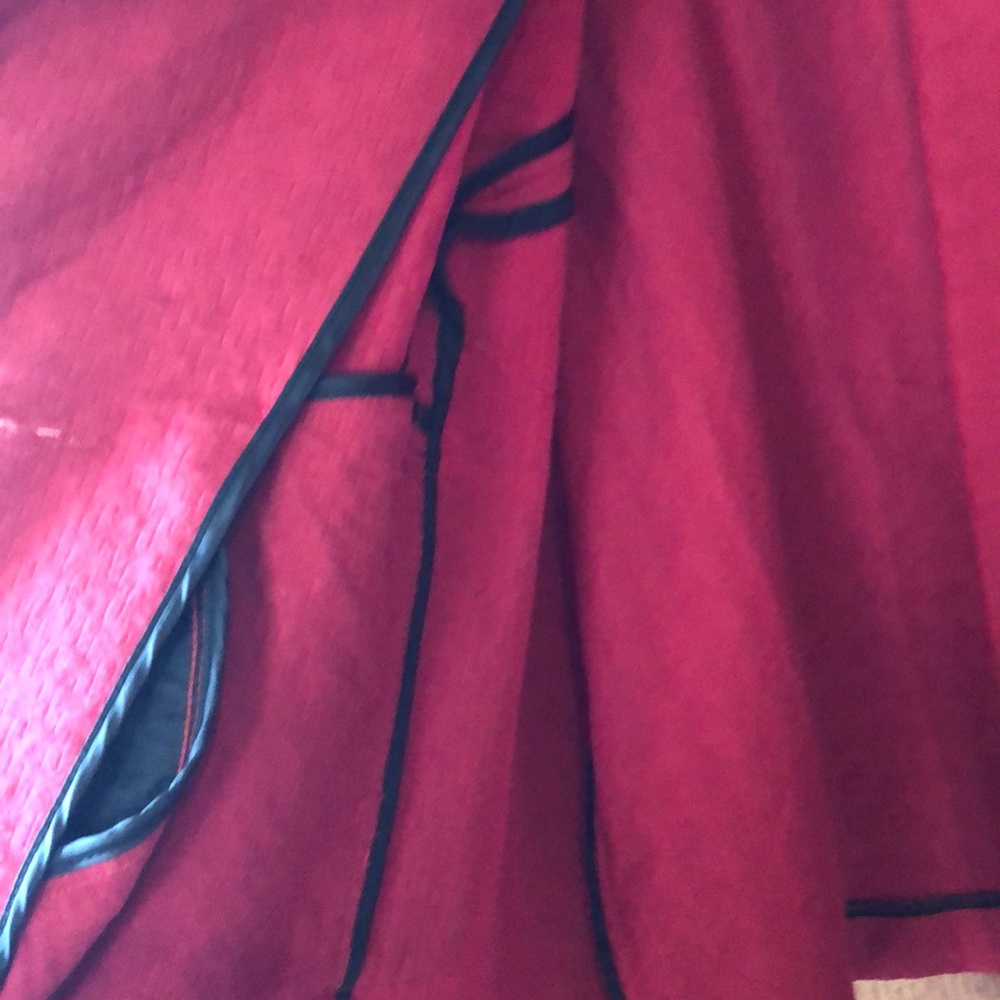 Red Jacket - Picture 5 of 8